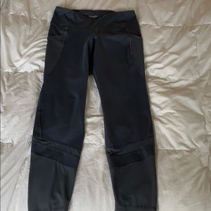 Old navy go dry workout leggings/capris